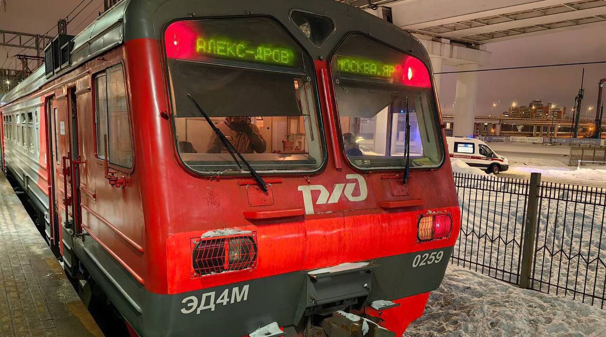 17 февраля около полуночи на станции Ростокино произошло возгорание вагоне электрички Москва-Александров