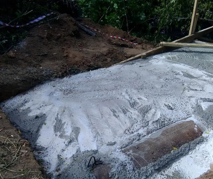 На снимке: место аварии после вмешательства Минэкологии Устранение коммунальной аварии в Пушкино.