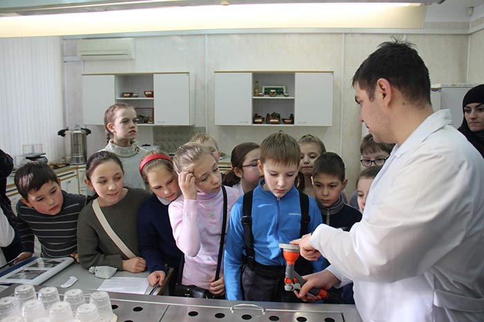 Фото с сайта: forest.ru Школьникам из города Пушкино рассказали о защите леса.