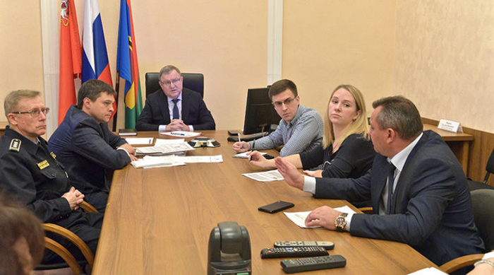 Фото: Пушкинское информагентство В администрации Пушкинского района обсудили вывоз мусора из частного сектора.