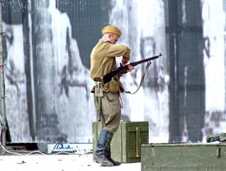 Реконструкция боя «Штурм Рейхстага» Пушкино 9 мая - фото Пушкино