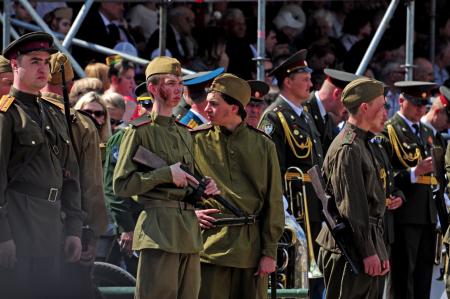 Реконструкция боя «Штурм Рейхстага» Пушкино 9 мая - фото Пушкино