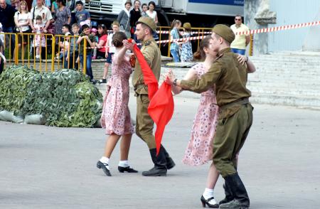 Реконструкция боя «Штурм Рейхстага» Пушкино 9 мая - фото Пушкино